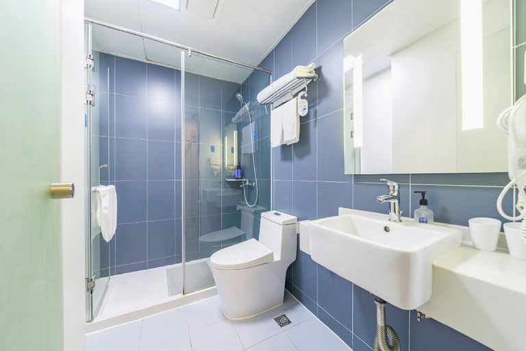 Bathroom 4, Hanting Hotel Shanghai Zhenping Road Railway Station New, Shanghai