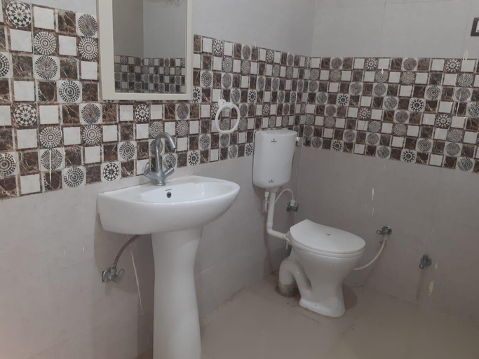 Bathroom 3, Tulsi Residency Vrindavan, Mathura