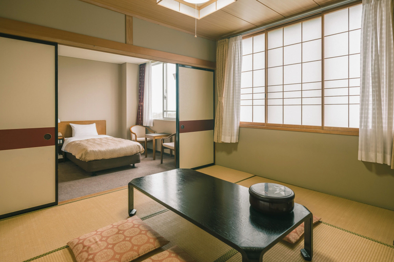 Bedroom 2, Myoko Sunshine Hotel, Jōetsu