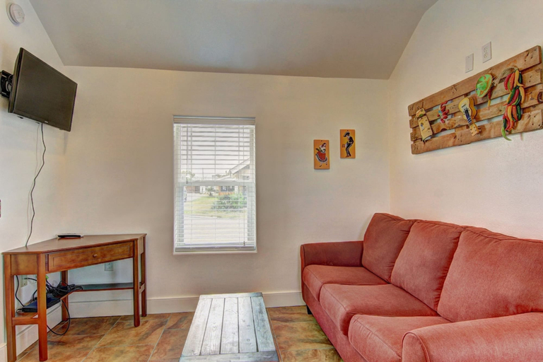 Room 5, Siesta Villa Private Patio Dog Friendly Cottage, Nueces