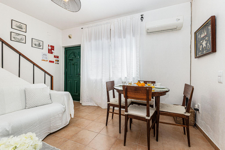 5, Casa Gaivota | Traditional house in central Lagos, Lagos