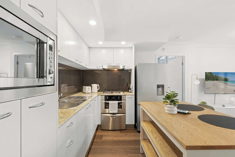 Interior 2, Urban Retreat 1bed-1bath-study-balcony-1car, Brisbane