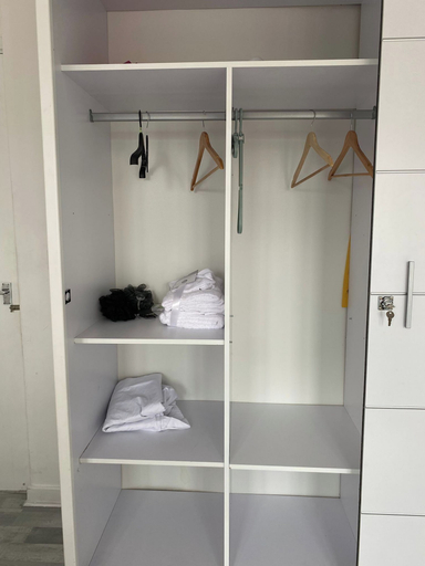Interior 3, Apartment Sleeps 6 With Parking, London