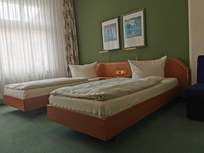 Bedroom 2, KHGM Kaiserhof Hotel , Oder-Spree