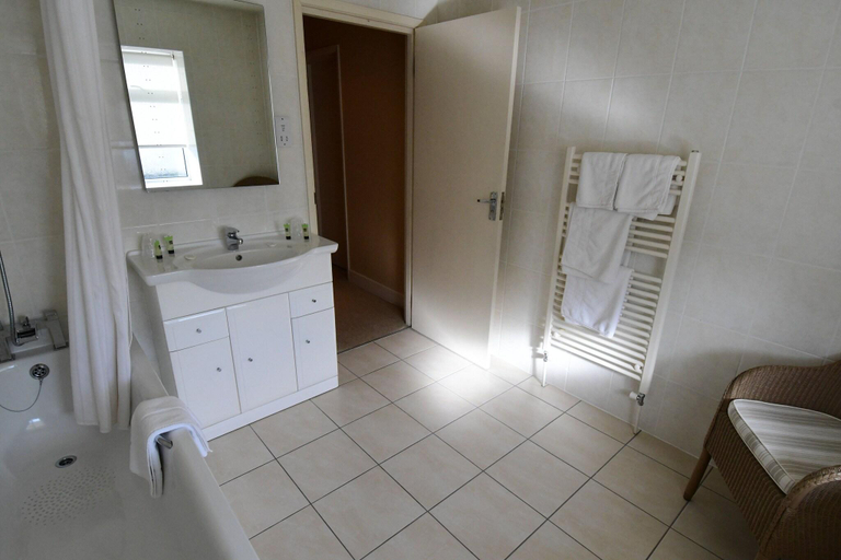 Bathroom 4, The Trouville, Poole