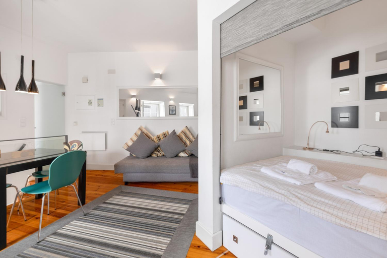 Bedroom 2, Madragoa Apartments, Lisbon