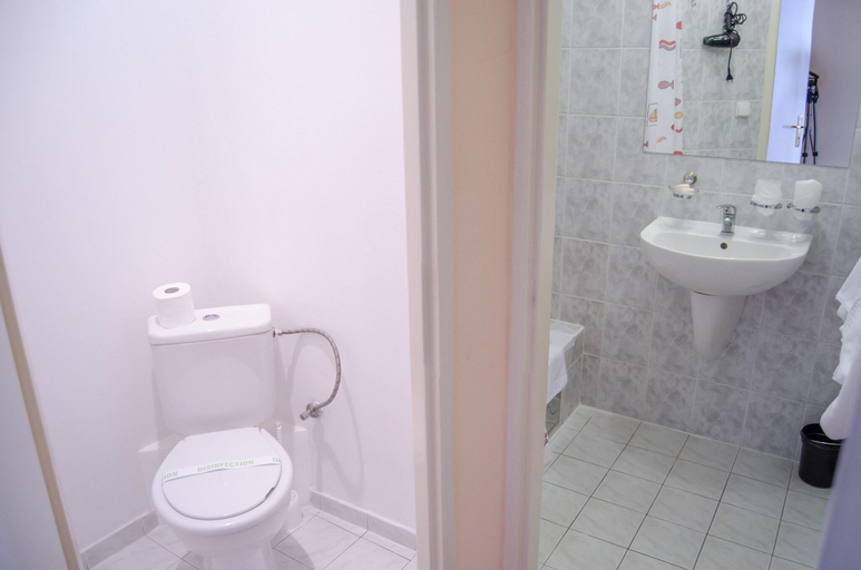 Bathroom 5, BEST WESTERN Hotel West, Bratislava