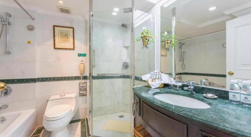 Bathroom 5, Shantou Golden Gulf Hotel, Shantou