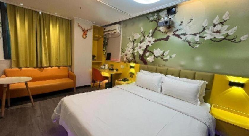 Bedroom 2, 7 Days Inn Changzhou North Station, Changzhou
