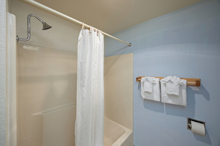 Bathroom 5, Surfside Resort, Tillamook