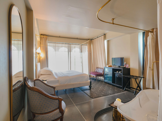 Bedroom 4, Amdaeng Bangkok Riverside Hotel, Khlong San