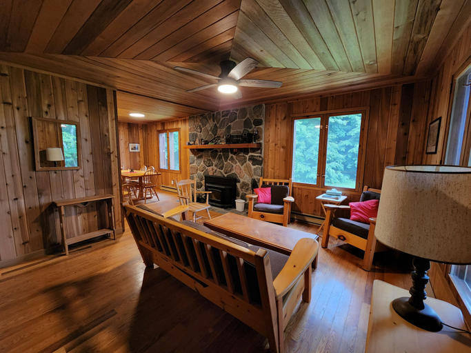 Living area 5, Haliburton Forest & Wild Life Reserve, Haliburton