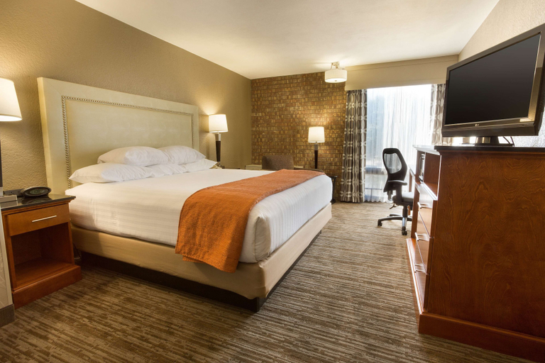 Bedroom 3, Drury Inn & Suites Austin North, Travis