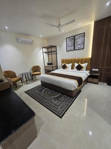 Room 4, HOTEL AYUSHMAN, Varanasi