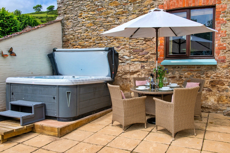 Outdoor dining 4, Coulscott Stay for Four, Devon