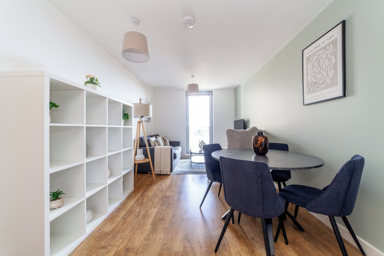 Others 4, The Stratford Apartments, London