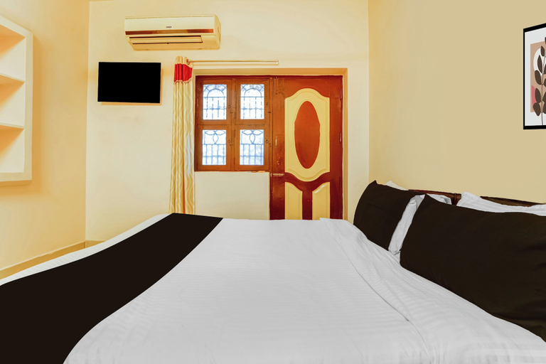 Room 4, Super Collection O Thirukadaiyur Bus, Nagappattinam