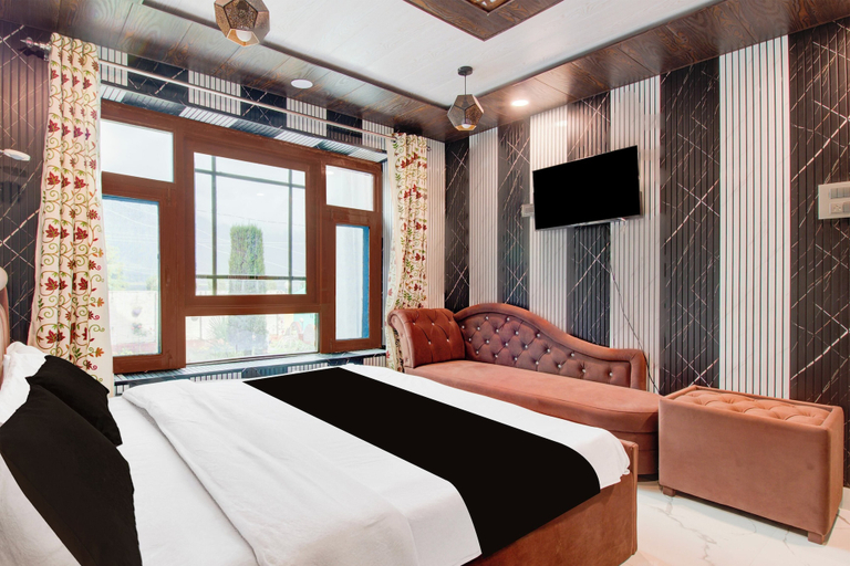 Room 3, Collection O Foreshore Road Srinagar, Srinagar