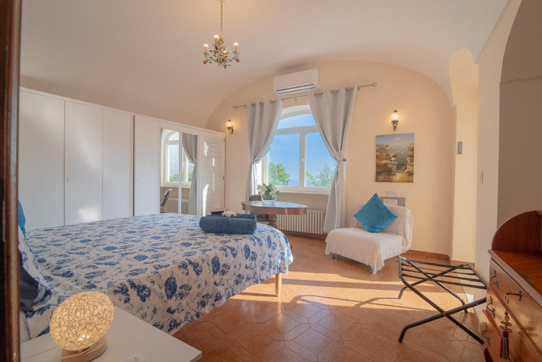 Bedroom 2, Private Villa Sea VIEW CON TERRAZZA E GIARDINO, Napoli