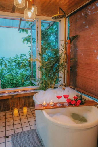 Bathroom 3, NJ Homestay, Mae Rim