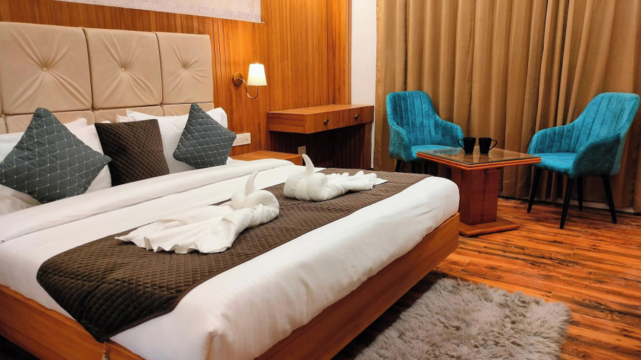Room 4, The Palm Aryan Mussoorie 5min Mall Road, Dehradun