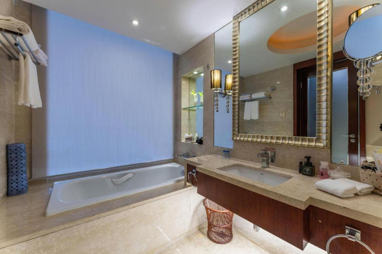 Bathroom 3, XinHua JianGuo Hotel, Jiujiang