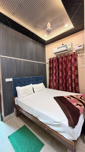 Room 5, Jamuna P Guest House, Chandauli