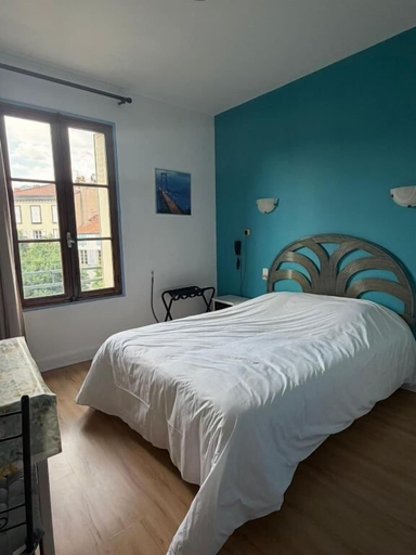 Bedroom 4, Hôtel du Commerce, Aveyron