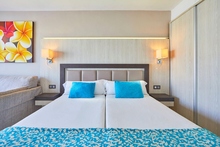 Bedroom 3, Fergus Style Bahamas, Baleares