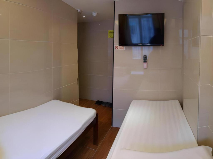 Bedroom 4, Wang Kei Hostel, Kowloon