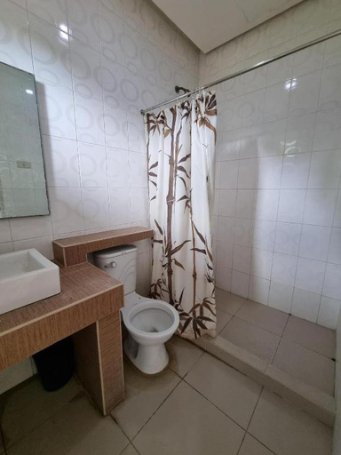 Bathroom 5, Libertyland Waterpark Resort, Mabalacat