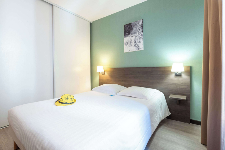 Bedroom 3, Comfort Aparthotel Nimes Centre, Gard