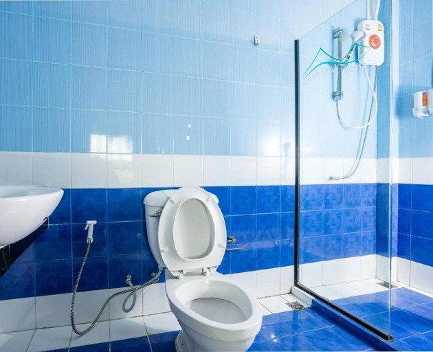 Bathroom, Prew Lom Chom Nam Resort, Pluak Daeng