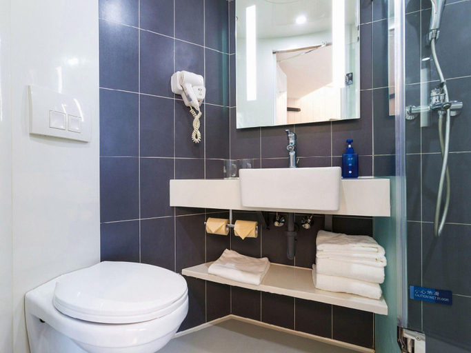 Bathroom 4, Hanting Hotel Zhongguancun, Beijing