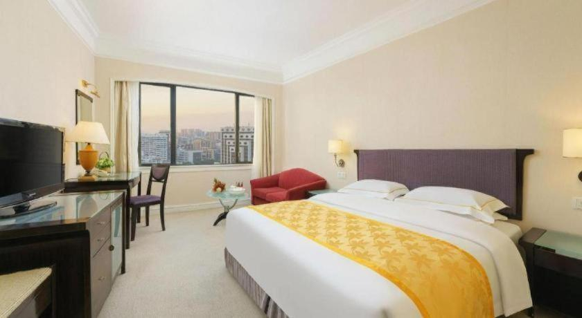 Bedroom 3, Shantou Golden Gulf Hotel, Shantou