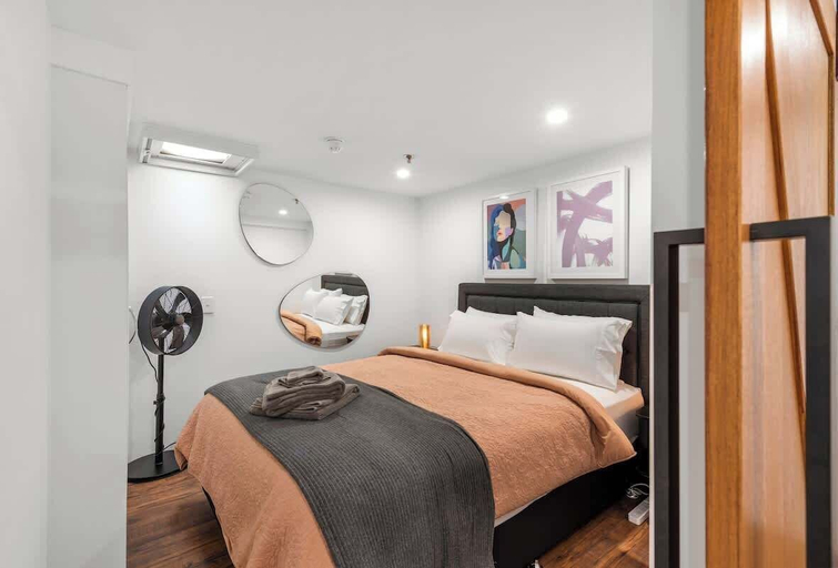 Interior 3, Woolstore Elegance ~ 2bed/2bath/1car ~ Teneriffe, Newstead