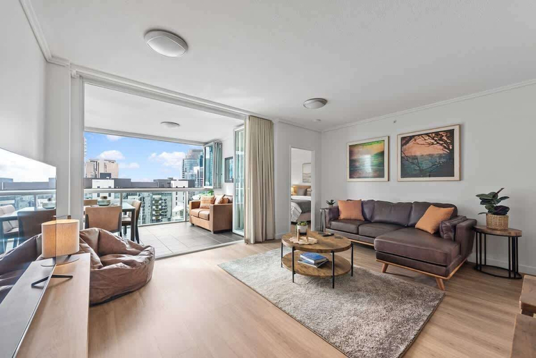 Interior 2, Hot in the City! 2bed/2bath/2car/study/pool/views, Brisbane
