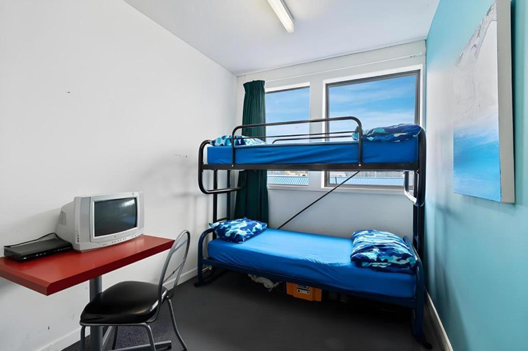 Bedroom 2, Point Break Backpackers, Christchurch