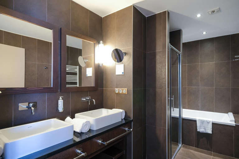 Bathroom 5, Zenitude Hotel la Valadière, an Ascend Collection Hotel, Hérault