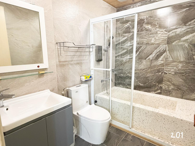 Bathroom 3, 時時想電梯民宿-近東大門夜市, Hualien