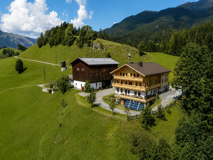 Exterior, Holiday Retreat for 10 in Mittersill, Zell am See