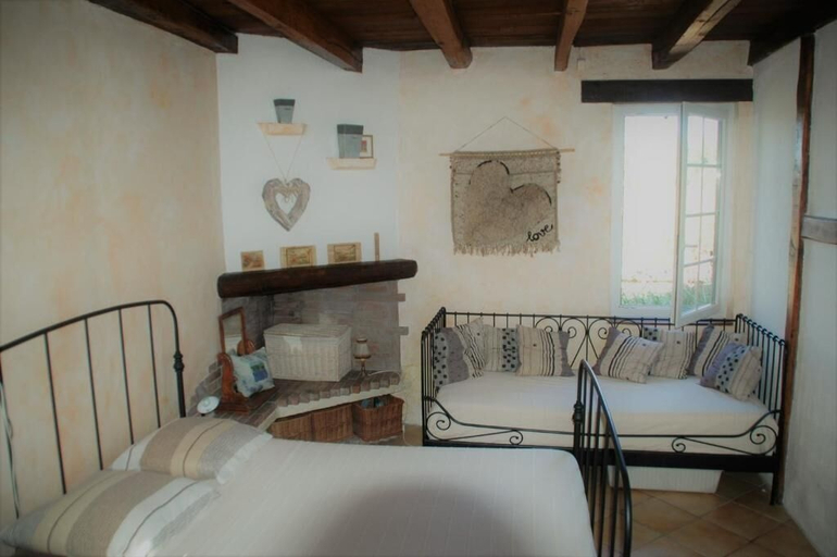 Bedroom 4, Roussel, Tarn-et-Garonne
