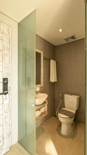 Bathroom 2, Shashvata Berawa, Badung