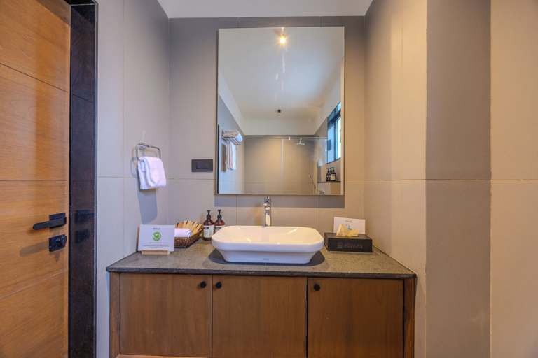 Bathroom 4, ELIVAAS Solena 4BHK Villa with Pvt Pool, North Goa