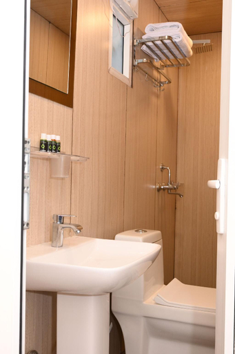 Bathroom, Hotel Divine Ayodhya, Faizabad