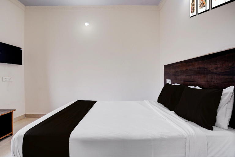 Room 3, Super Collection O Sunset Point PB Road, Dharwad
