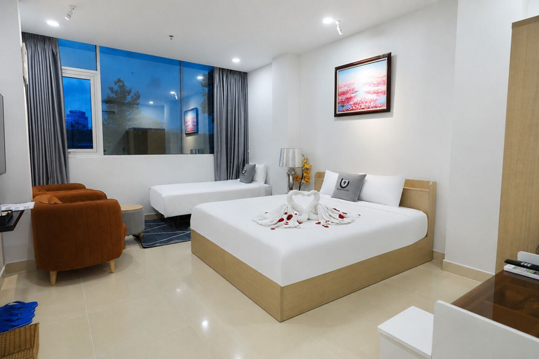 Room 4, Shogun Hotel, District 5