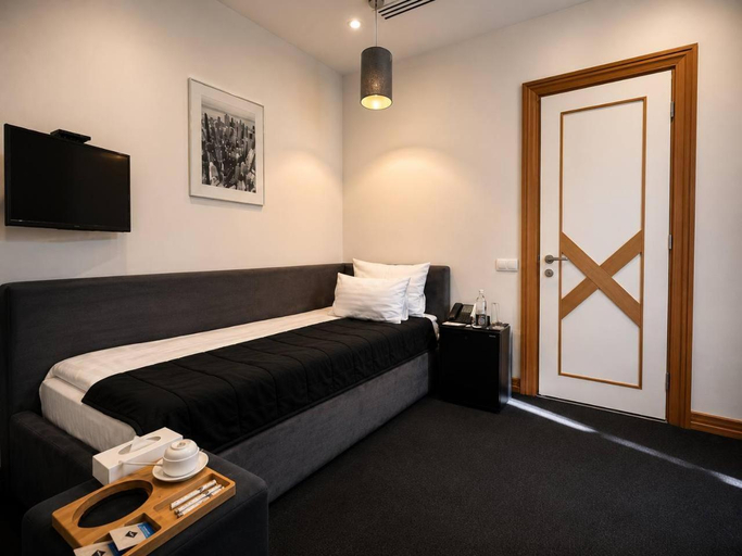 Bedroom 2, Wall Street, Odes'ka