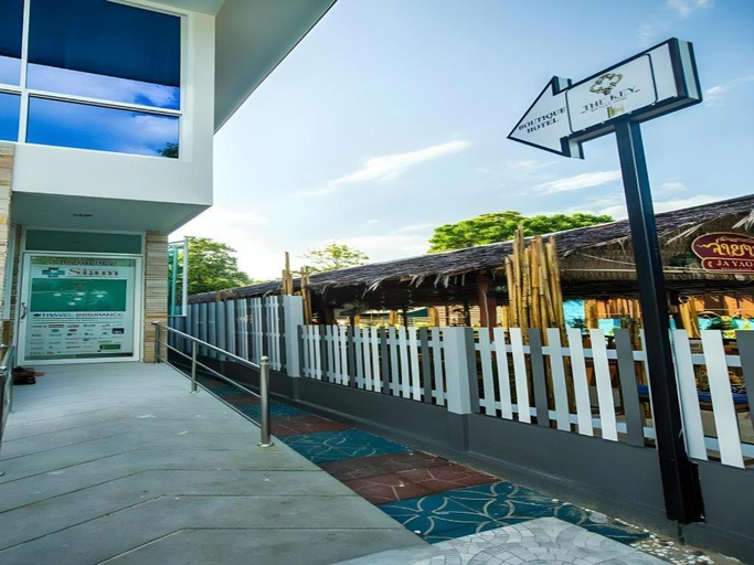 Exterior & Views