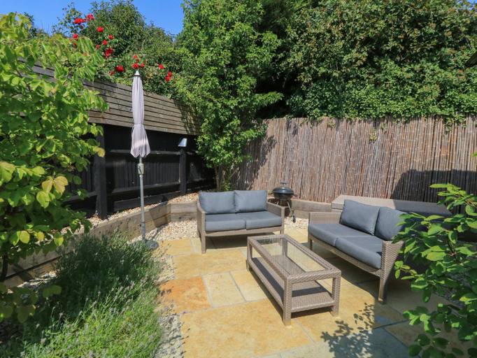 Others 5, 12 Manor Farm Close, Oxfordshire